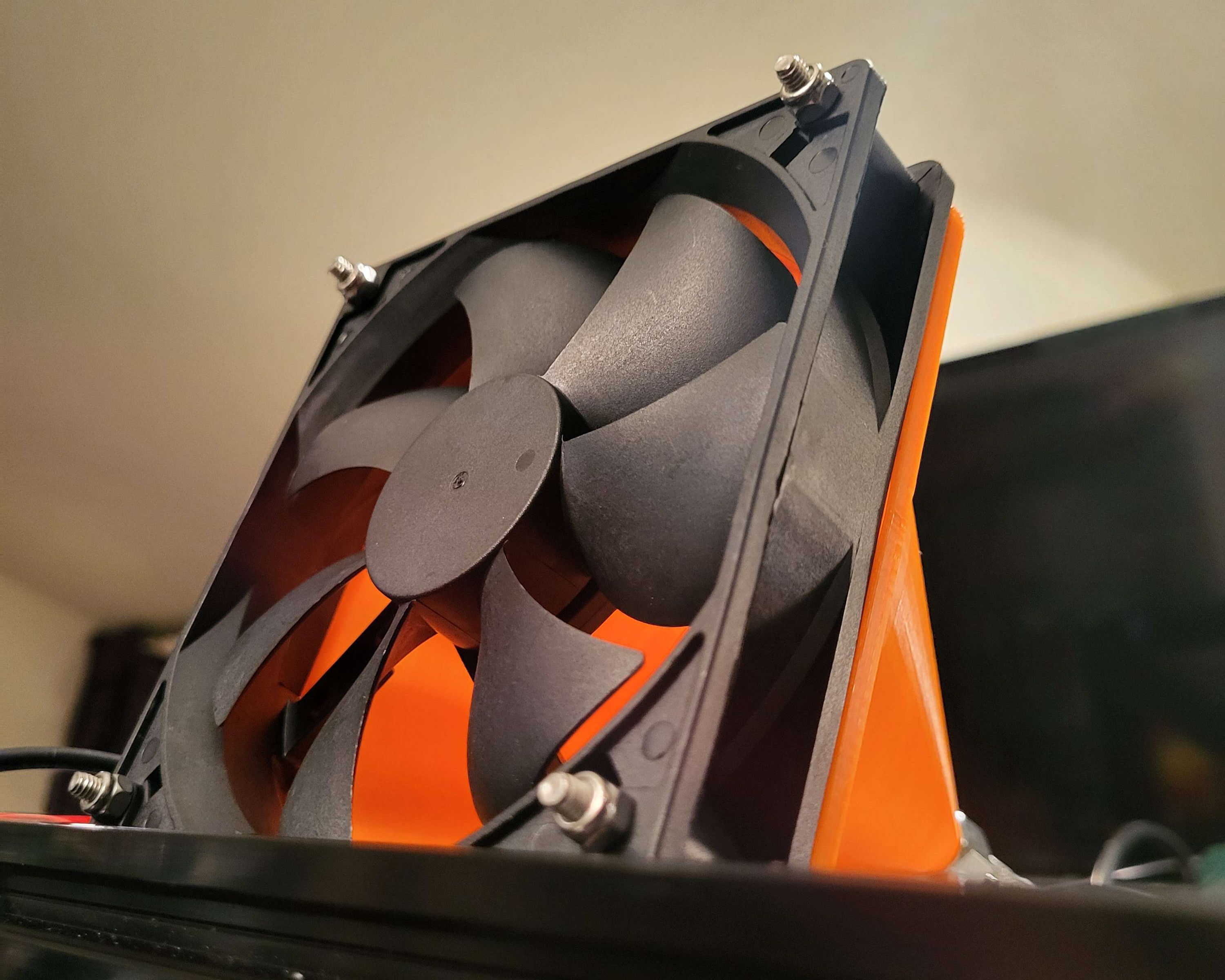 Early remote fan duct concept that did not deliver airflow effectively to the nozzle